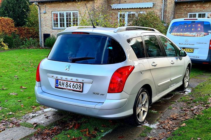 Sølv Peugeot 308 fra 2009