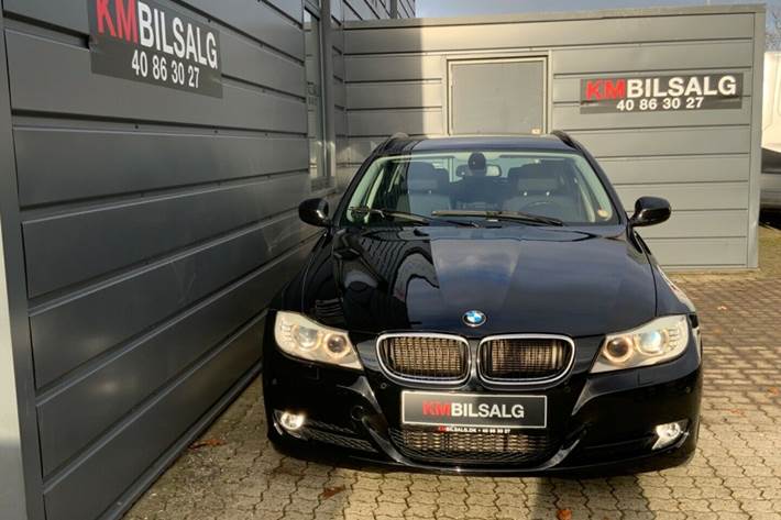 Sort BMW 320d fra 2010