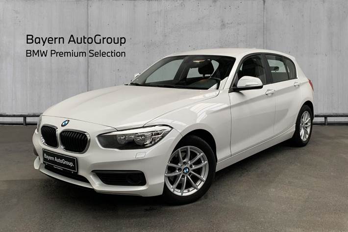 Grå BMW 118d fra 2018