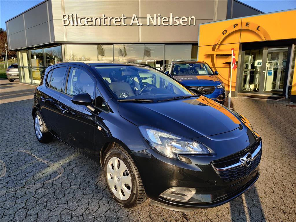 Sort Opel Corsa fra 2018