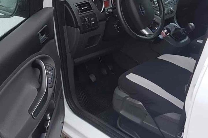 Hvid Ford C-MAX fra 2010