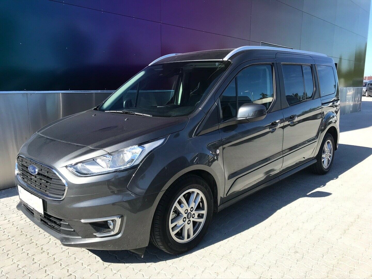 Guide til Ford Tourneo Connect 1.5 EcoBoost Titanium Automatik (Årgang 05/2022 og frem)