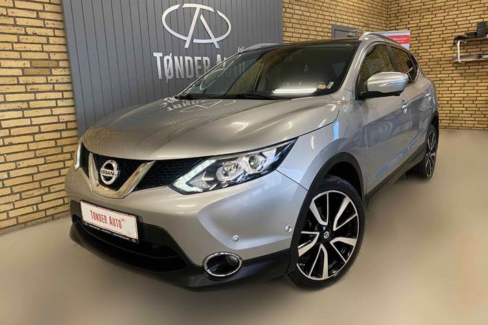 Grå Nissan Qashqai fra 2014