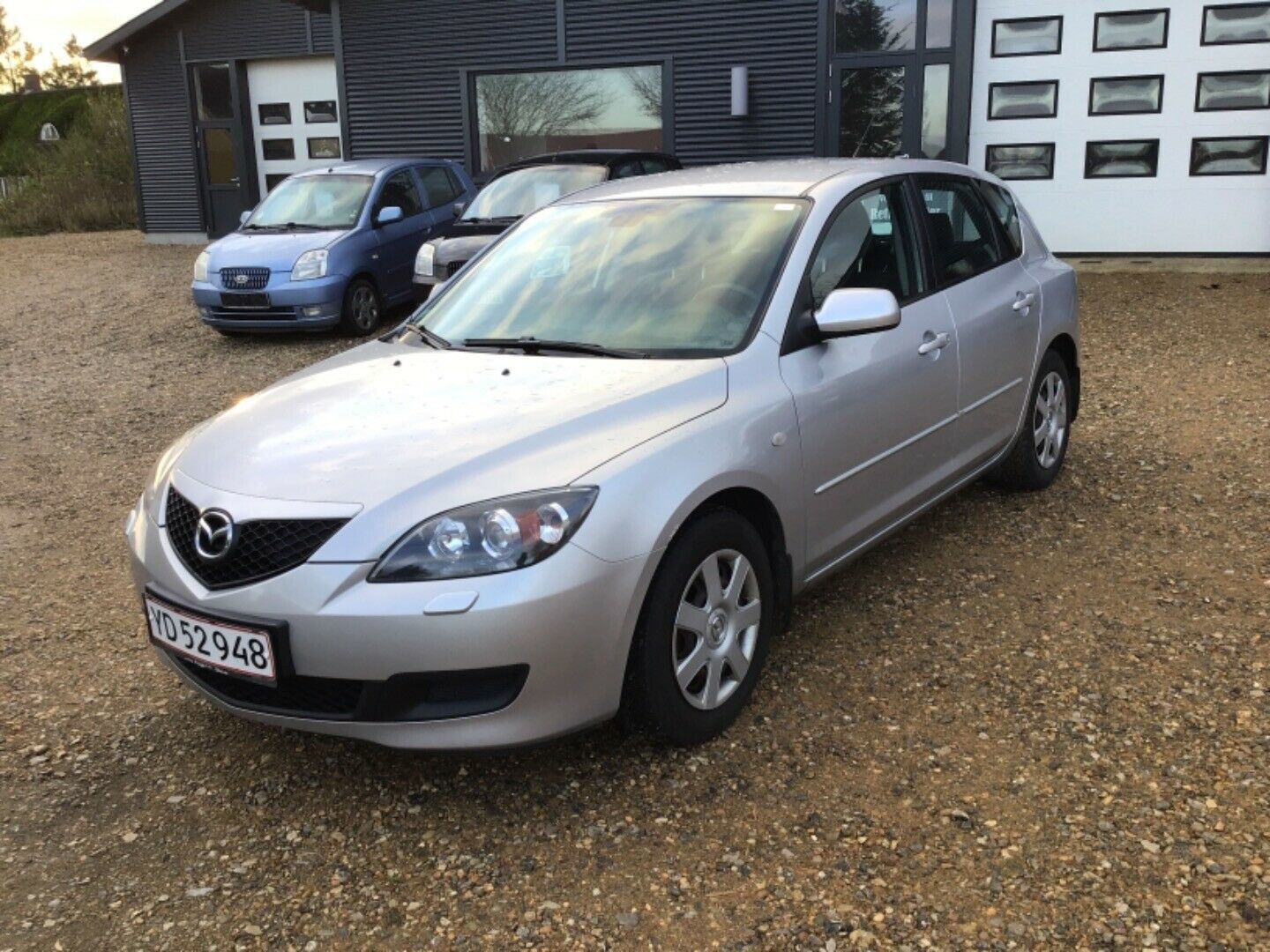 Grå Mazda 3 fra 2006