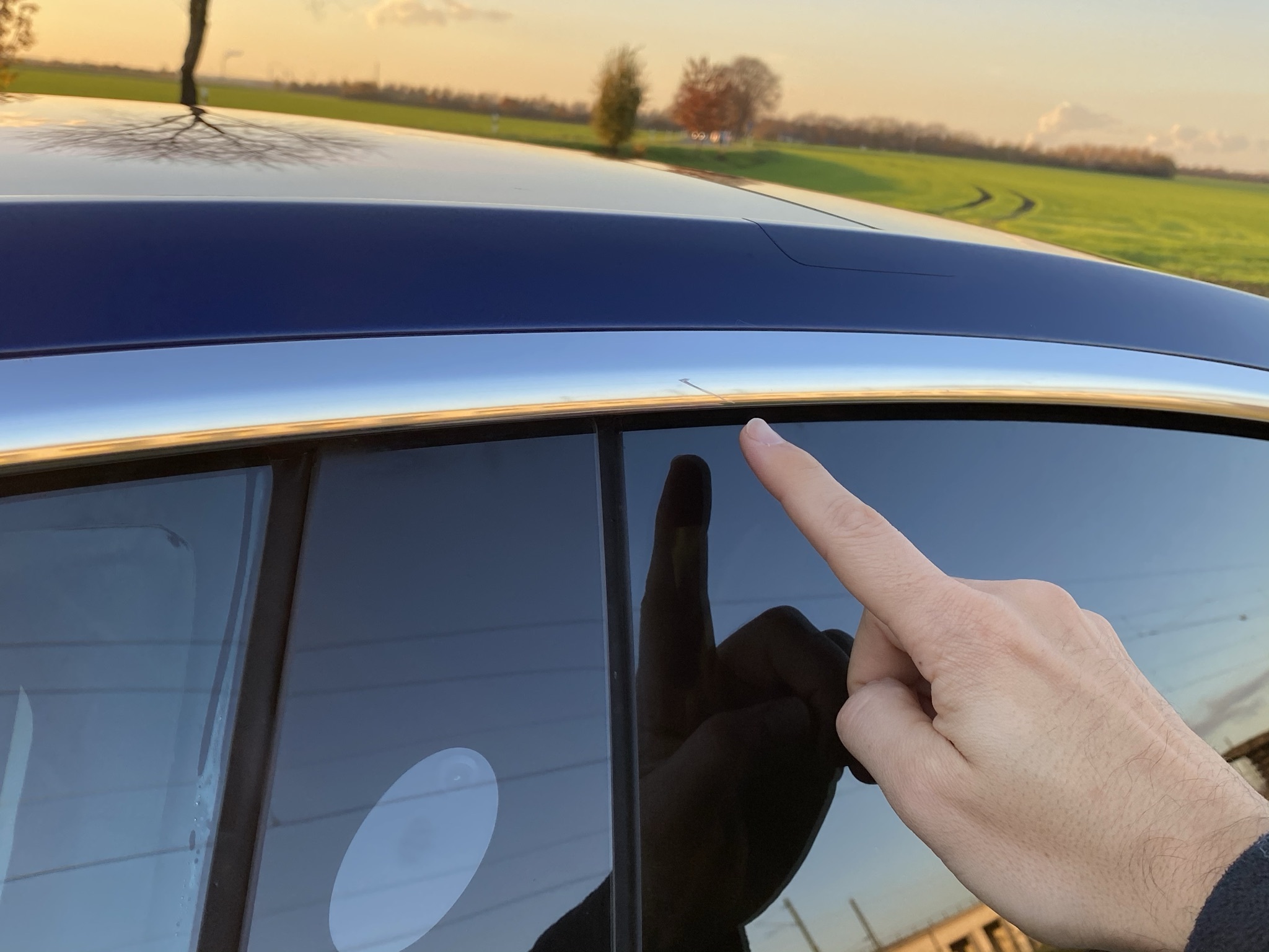 Blå Tesla Model 3 fra 2019