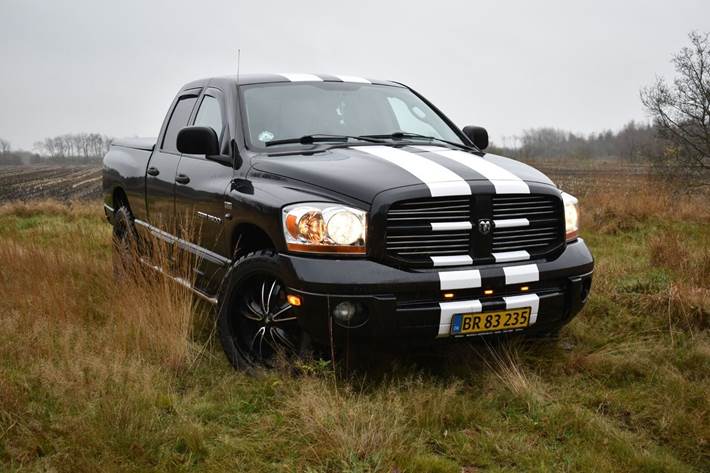 Sort Dodge RAM 1500 fra 2006