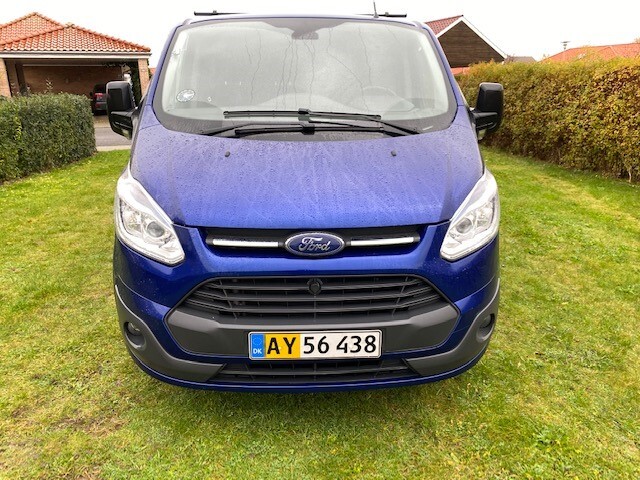 Blå Ford Transit fra 2015