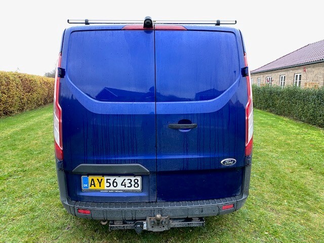 Blå Ford Transit fra 2015