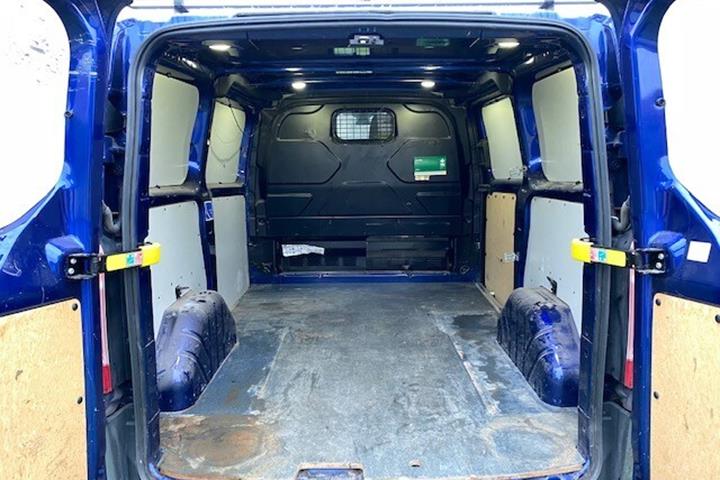 Blå Ford Transit fra 2015