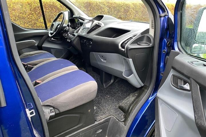 Blå Ford Transit fra 2015