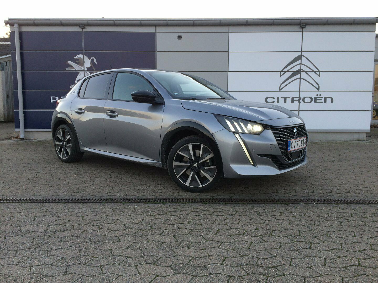 Grøn Peugeot e-208 fra 2020
