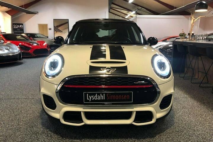 Beige Mini Cooper S fra 2015