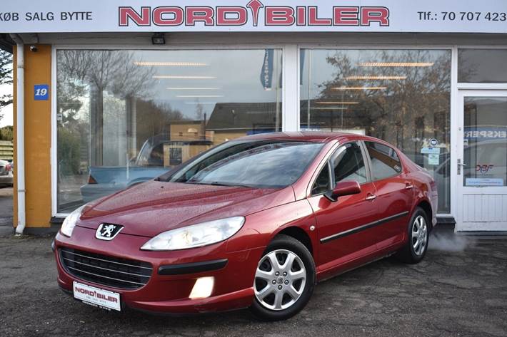 Rød Peugeot 407 fra 2007