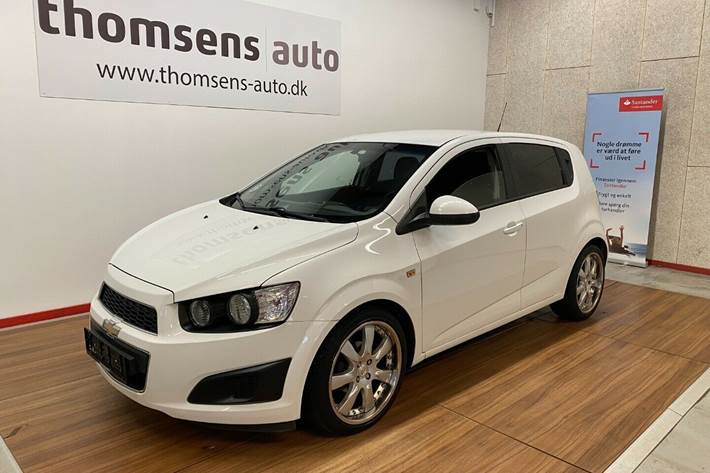 Hvid Chevrolet Aveo fra 2013