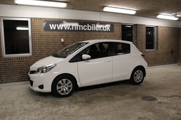Hvid Toyota Yaris fra 2012