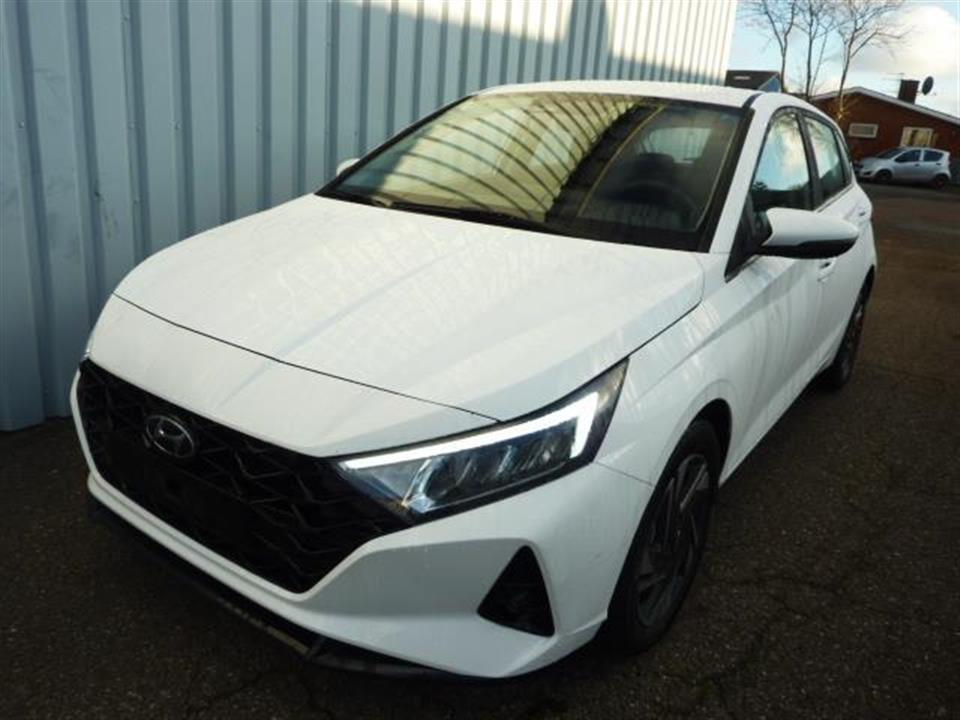 Hvid Hyundai i20 fra 2021