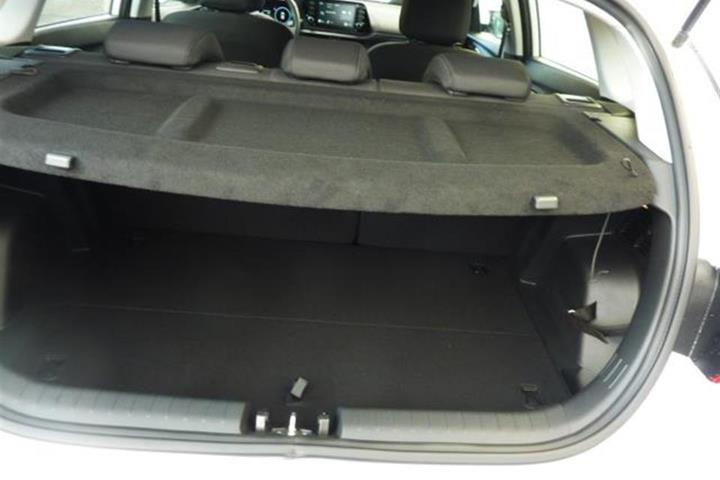 Hvid Hyundai i20 fra 2021
