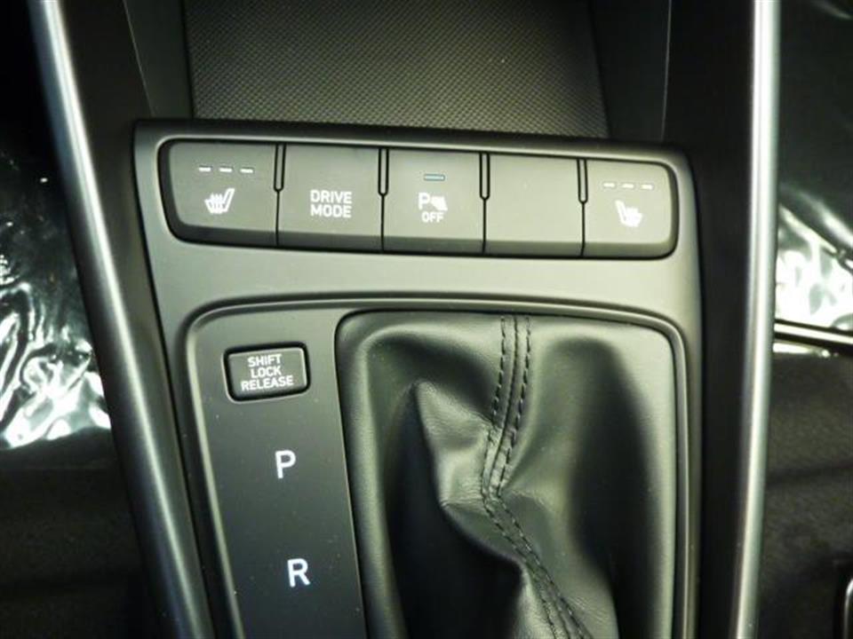 Hvid Hyundai i20 fra 2021