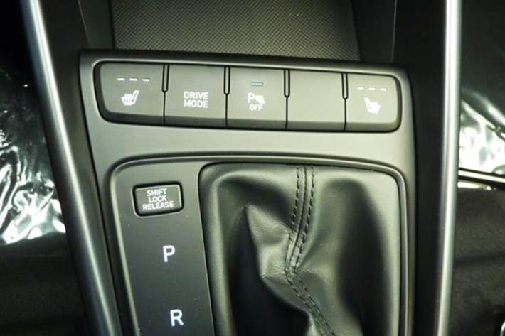 Hvid Hyundai i20 fra 2021