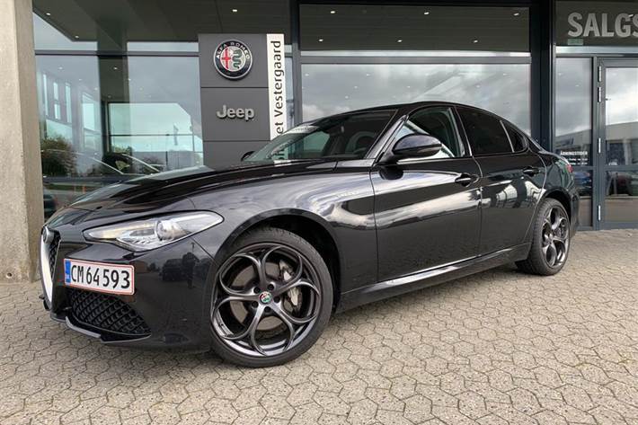 Sort Alfa Romeo Giulia fra 2018