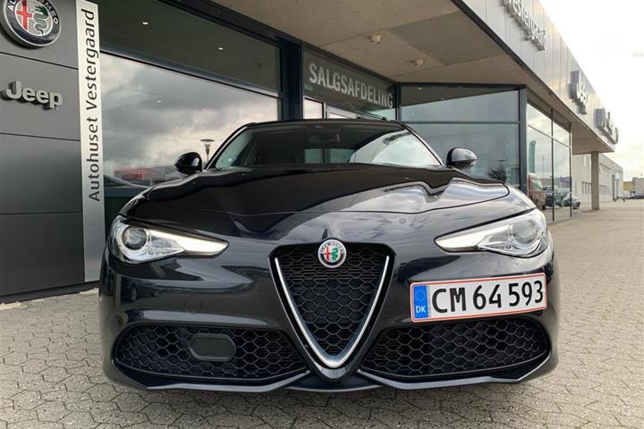 Sort Alfa Romeo Giulia fra 2018