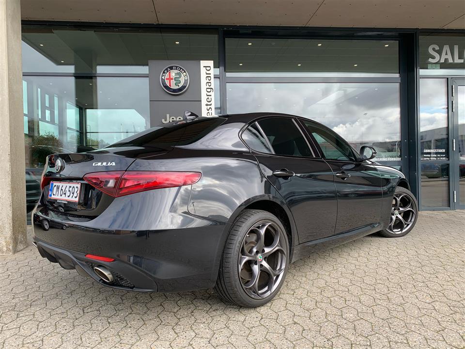 Sort Alfa Romeo Giulia fra 2018