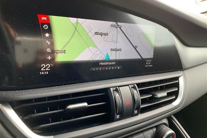 Sort Alfa Romeo Giulia fra 2018