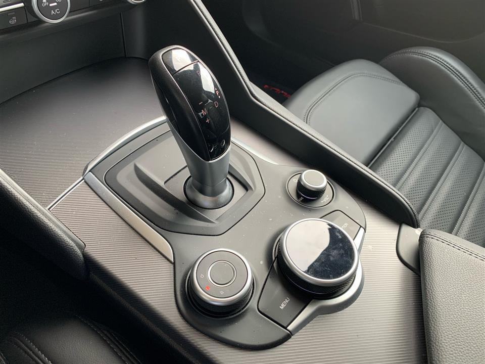 Sort Alfa Romeo Giulia fra 2018