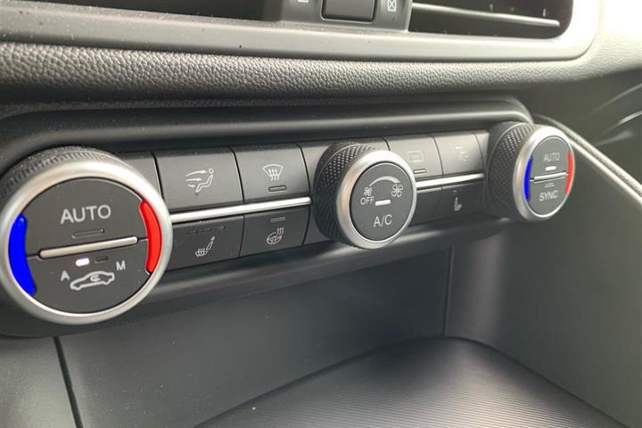 Sort Alfa Romeo Giulia fra 2018