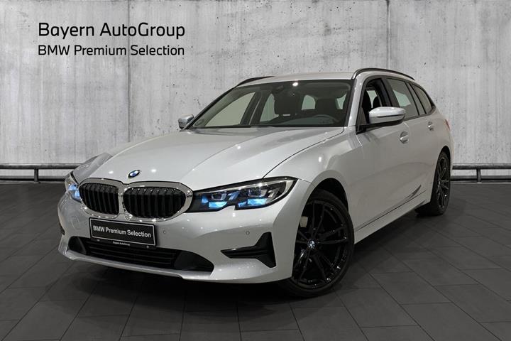 Grå BMW 320d fra 2020