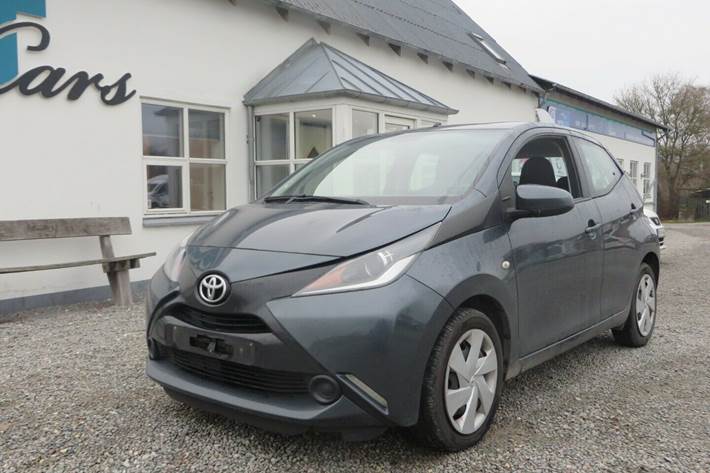 Grå Toyota Aygo fra 2015