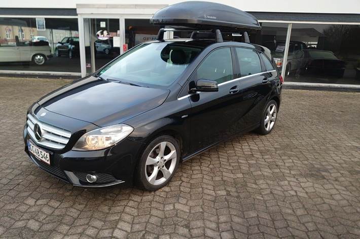 Grå Mercedes B180 fra 2011