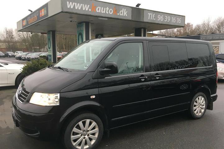 Grå VW Multivan fra 2009