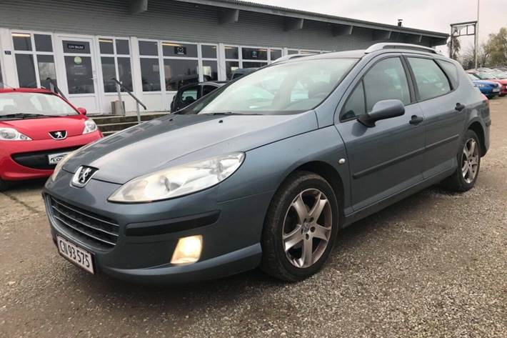 Grå Peugeot 407 fra 2004