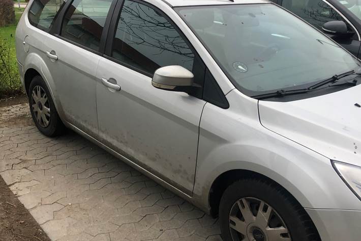 Sølv Ford Focus fra 2008