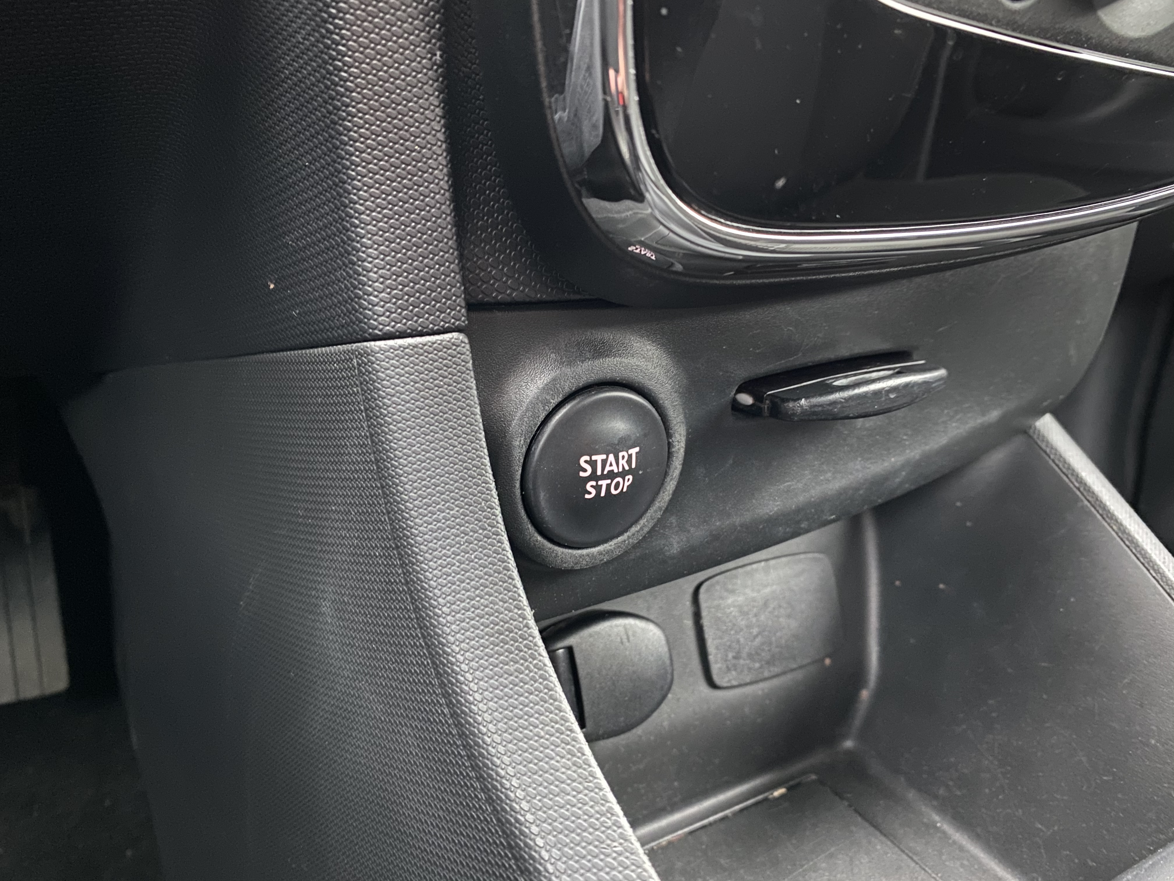 Sort Renault Clio IV fra 2013