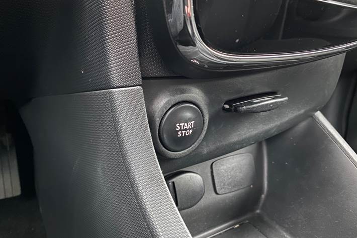 Sort Renault Clio IV fra 2013