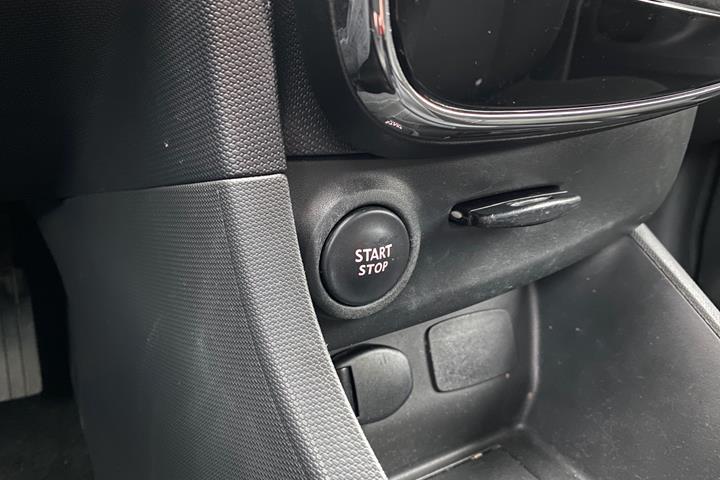 Sort Renault Clio IV fra 2013