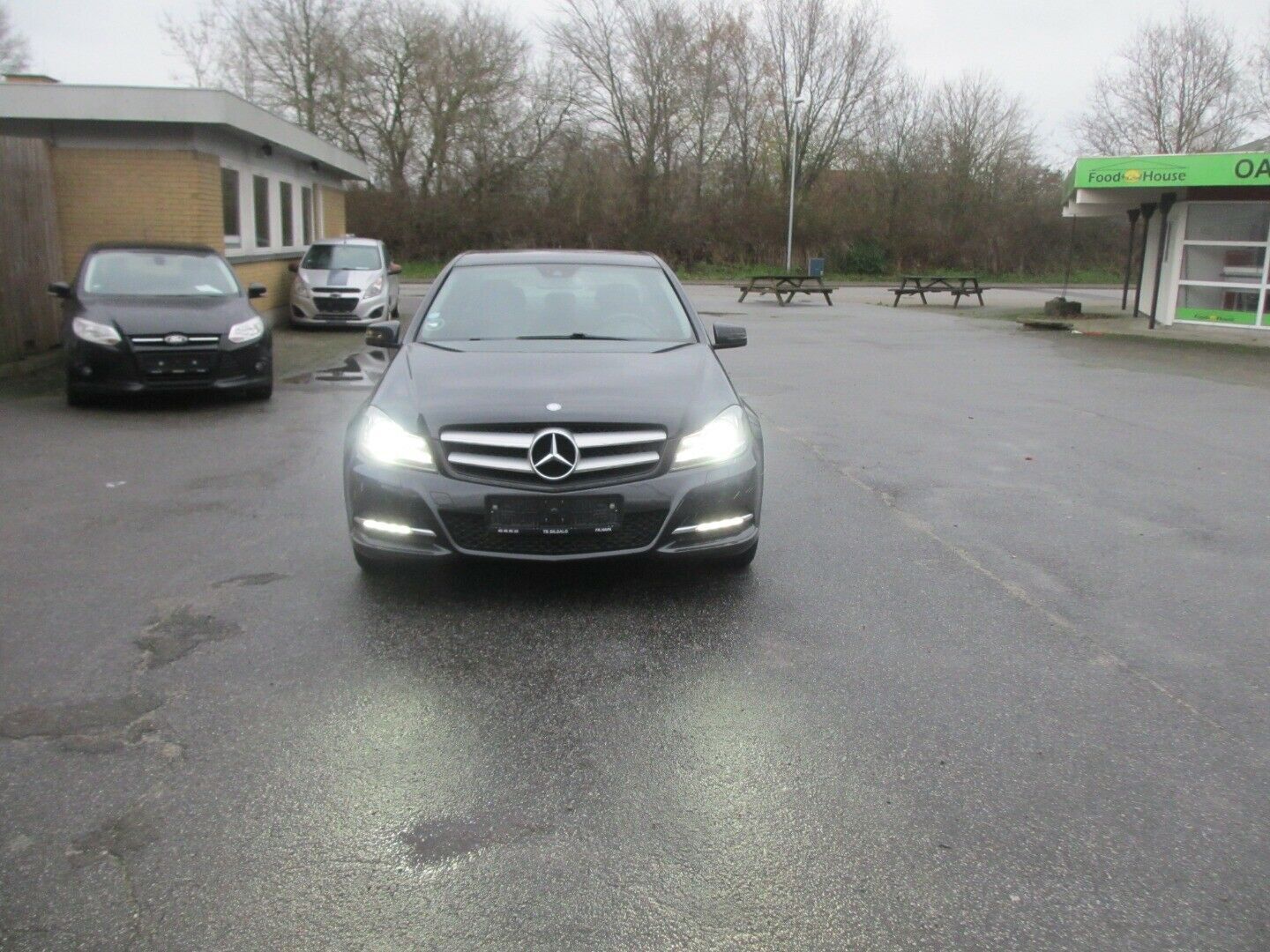 Grå Mercedes C220 fra 2013