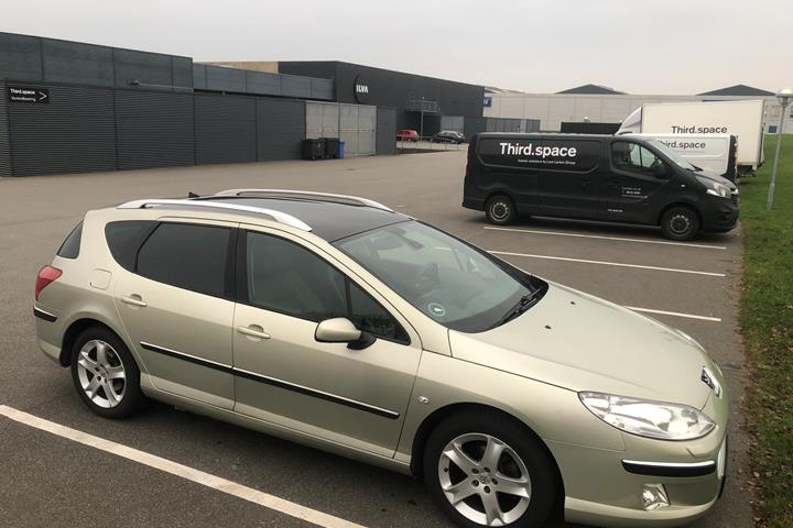 Guld Peugeot 407 fra 2005