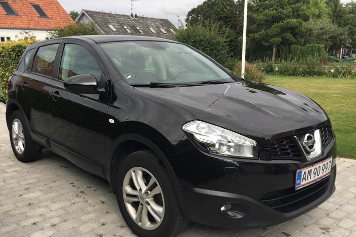 Sort Nissan Qashqai fra 2013