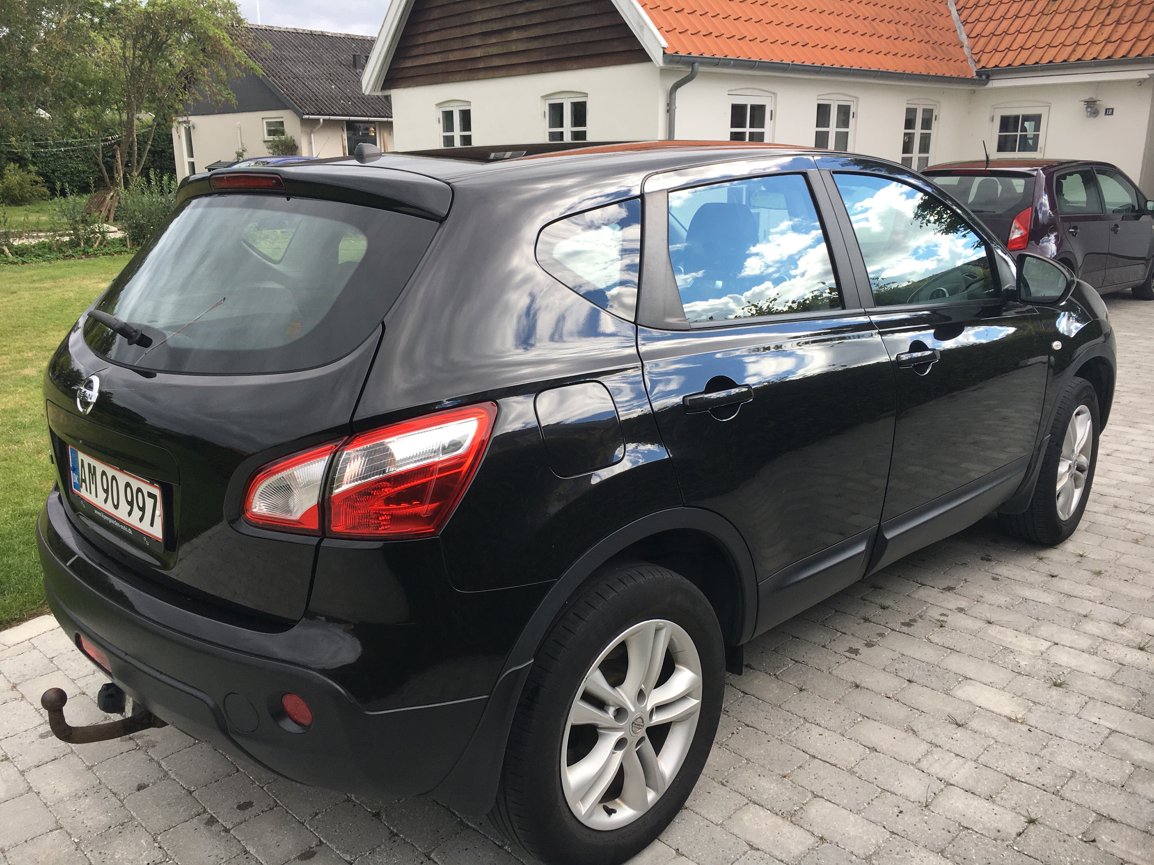 Sort Nissan Qashqai fra 2013