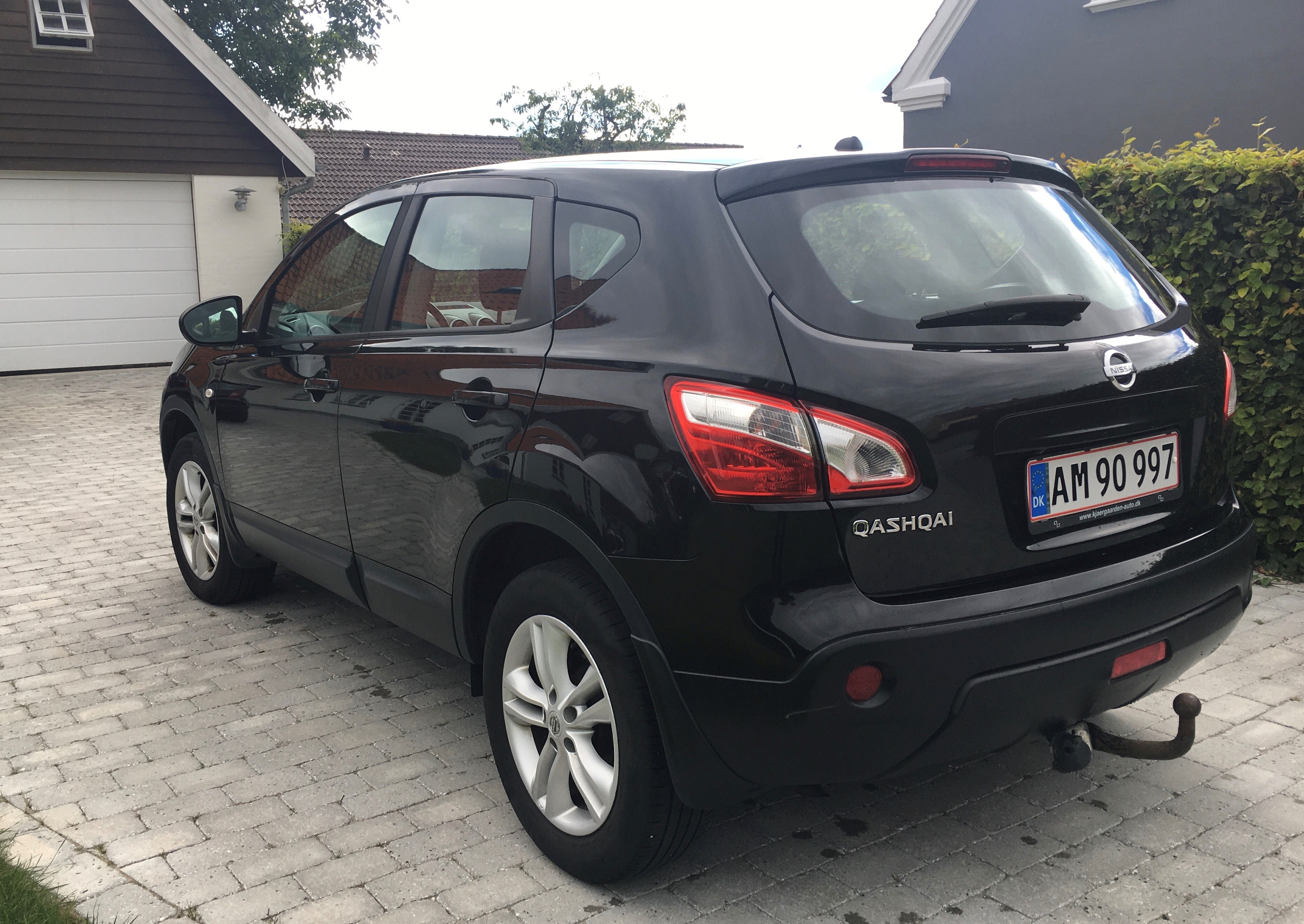 Sort Nissan Qashqai fra 2013