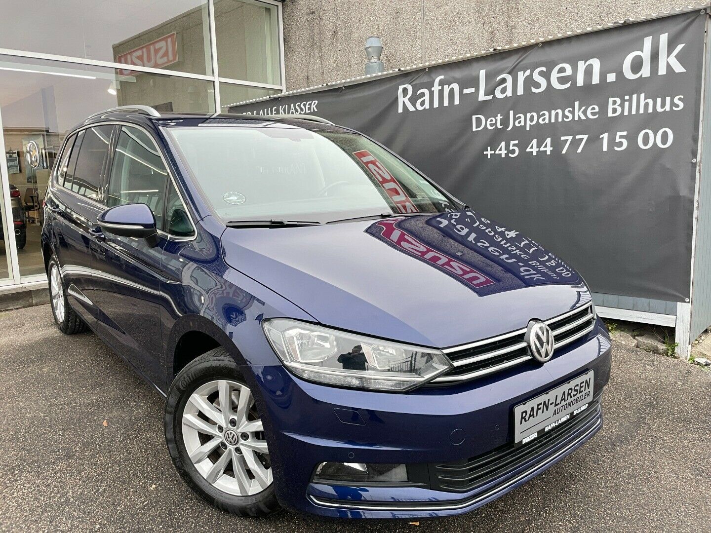 Blå VW Touran fra 2018