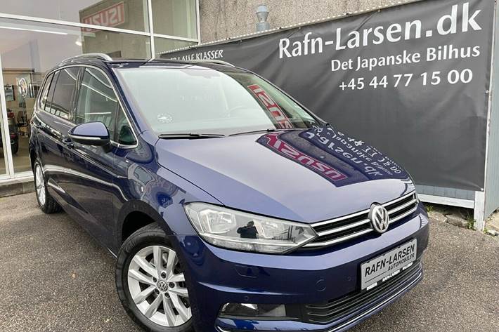 Blå VW Touran fra 2018