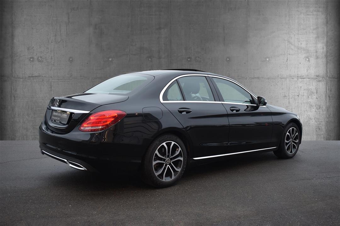 Sort Mercedes C220 d fra 2015