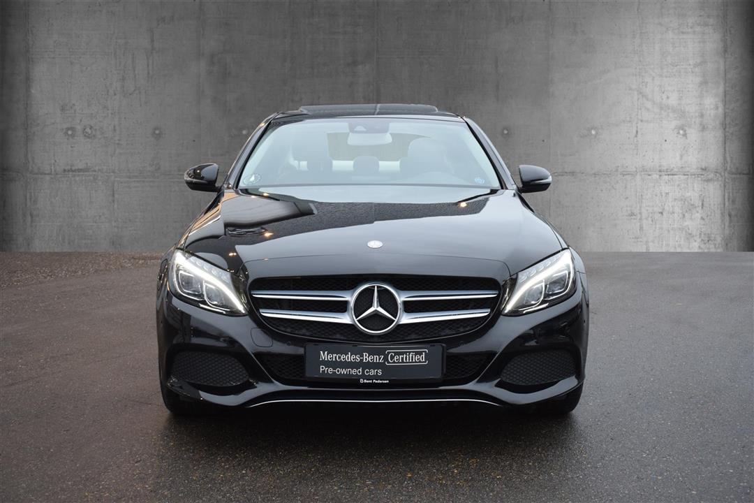 Sort Mercedes C220 d fra 2015