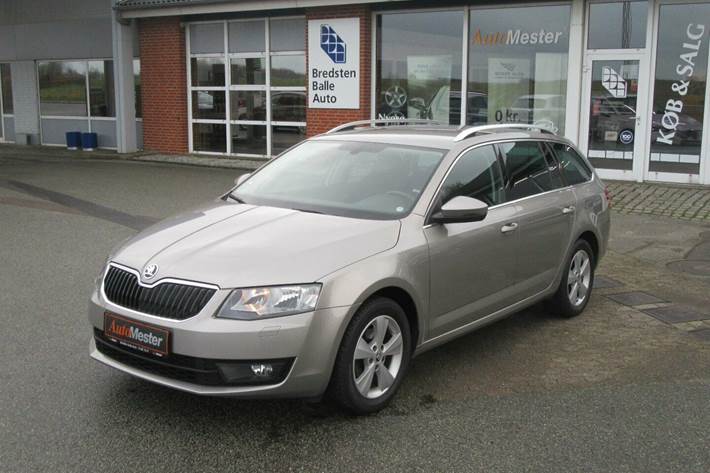 Grå Skoda Octavia fra 2015