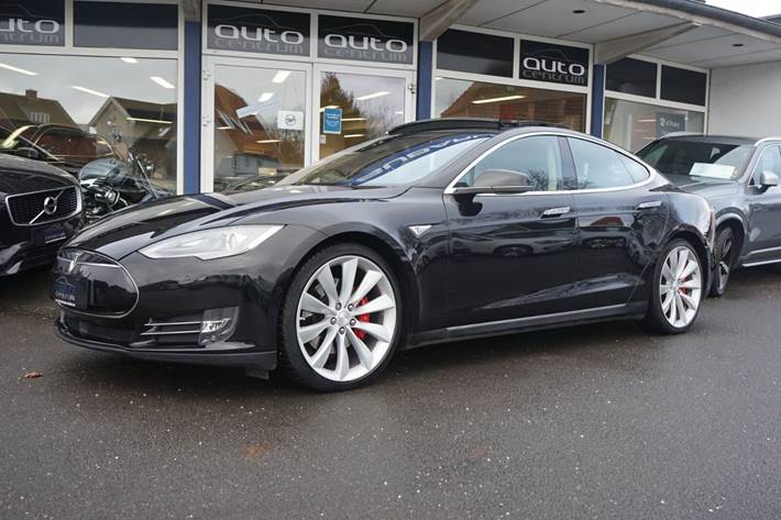Grå Tesla Model S fra 2015