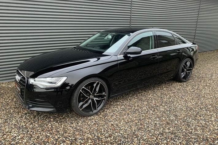 Grå Audi A6 fra 2012